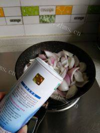 洋葱腊五花做法图解5)