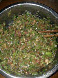 自制猪肉芹菜馅饺子做法图解8)