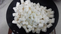 自制蔓越莓牛轧糖做法图解2)