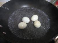 很有食欲的卤蛋红烧肉做法图解2)