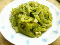 色泽不错的蒜香苦瓜