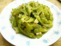 色泽不错的蒜香苦瓜