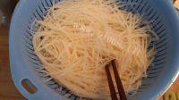 「DIY美食」凉拌土豆丝做法图解6)