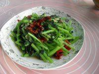 香味极佳的蒜香茼蒿
