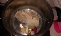 自制卤牛肉做法图解4)