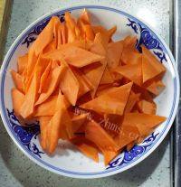  芳香四溢胡萝卜炒肉做法图解2)