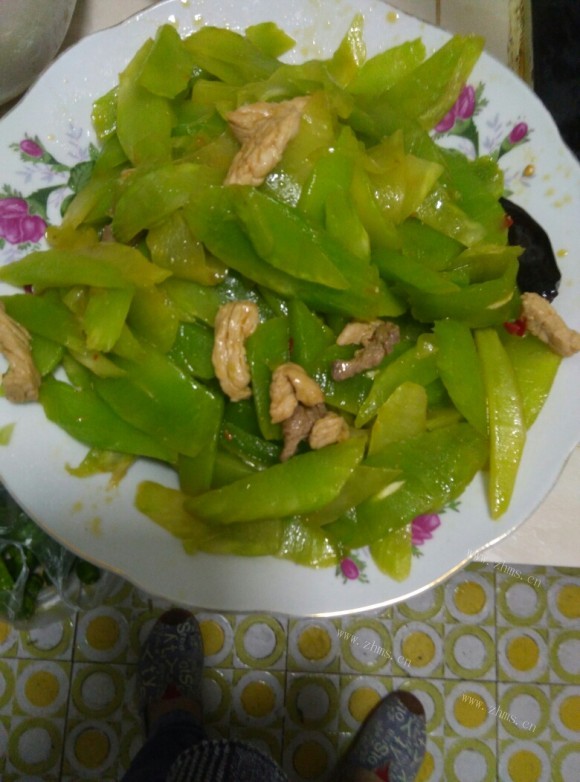 可口的莴笋炒肉丝