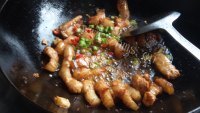 家常菜苦瓜烧五花肉做法图解7)