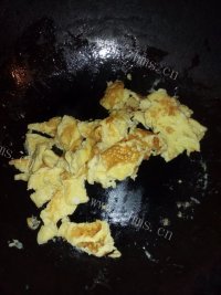鸡蛋榨菜面做法图解6)
