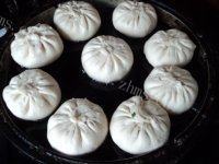 让人怀念的韭菜猪肉水煎包做法图解10)