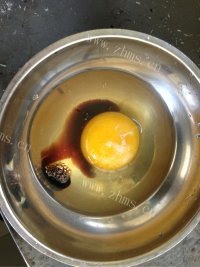 诱人的咸味西多士做法图解2)