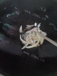 家常菜木耳炒鸡蛋做法图解4)