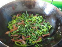 自己做的青椒豇豆炒腊肉的做法图解九