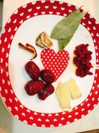 浓香菌菇猪蹄汤做法图解3)