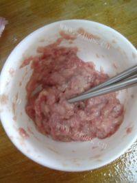 美味的金针菇肉丸汤做法图解3)