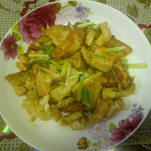 唇齿留香的蒜苗炒豆腐