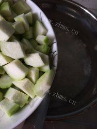 美味的丝瓜肉末粥做法图解7)