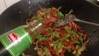 家常菜双椒小炒肉做法图解9)