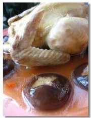 美味的电饭锅香菇炖鸡