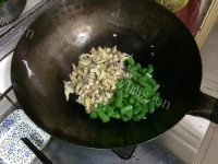 美味的爆炒黄贝肉做法图解6)