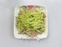 家常菜拌三丝做法图解2)