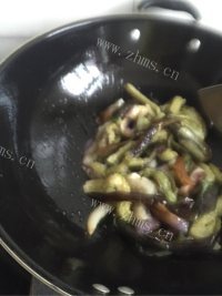 色香味俱全的手撕茄子做法图解4)