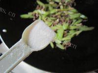 清淡的西芹炒牛肉