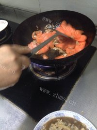 胡萝卜炒肉做法图解5)