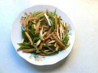 家常菜青椒炒豆干
