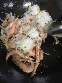 美味的鲜虾面做法图解3)