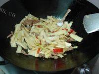 香香的茭白炒肉片做法图解8)