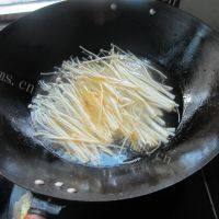 美味的金针菇丸子汤做法图解4)