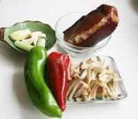 自制萝卜干炒腊肉做法图解1)