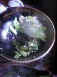 家常菜干煸四季豆做法图解4)