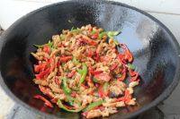 家常菜尖椒炒肉丝