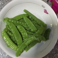 香香的腊肠炒荷兰豆盖饭做法图解2)