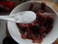 家常菜茭白炒牛肉做法图解4)