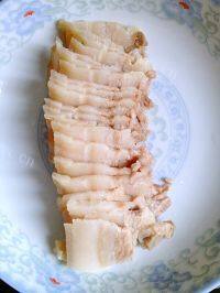 家常菜土豆片回锅肉做法图解2)