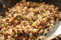 自制香菇肉酱做法图解8)