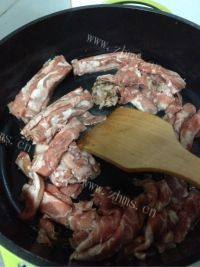 家常菜孜然羊肉做法图解3)