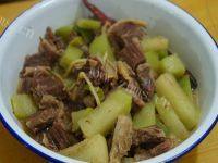 「美味可口」牛肉炖萝卜