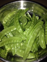 色泽不错的清炒豌豆做法图解1)