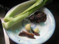 家常菜大葱炒腊肉做法图解1)