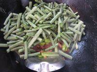 简单易做的长豆角炒肉做法图解9)