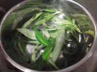 香喷喷的三鲜汤做法图解4)