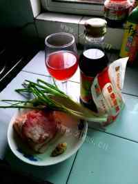 美味的红酒五花肉做法图解1)