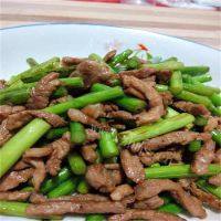 下饭的蒜薹炒肉