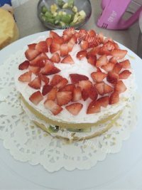 独特的草莓奶油蛋糕做法图解8)