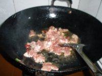 美味的爆炒牛肉做法图解4)