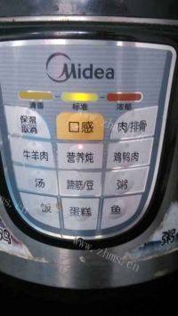 养颜的银耳莲子羹